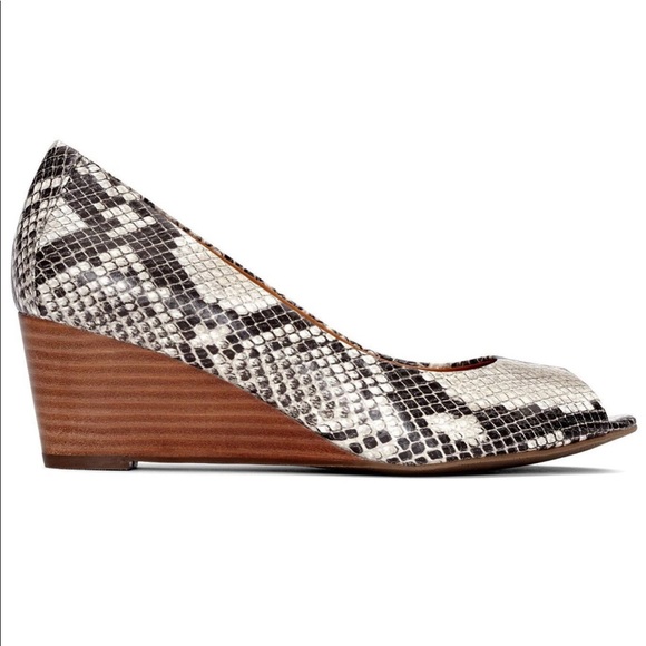 Vionic Bria Wedge - Picture 1 of 8